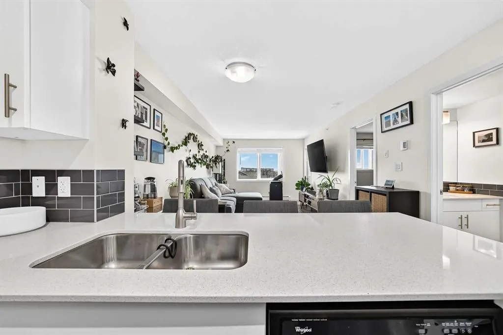 181 Skyview Ranch Manor NE #1406
