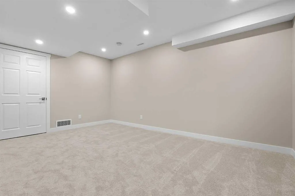 2445 Kingsland Road S #403