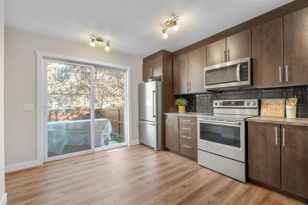 2445 Kingsland Road S #403