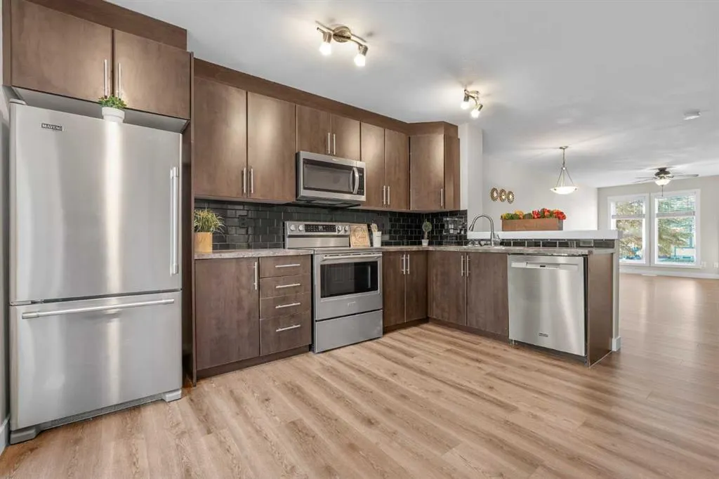 2445 Kingsland Road S #403