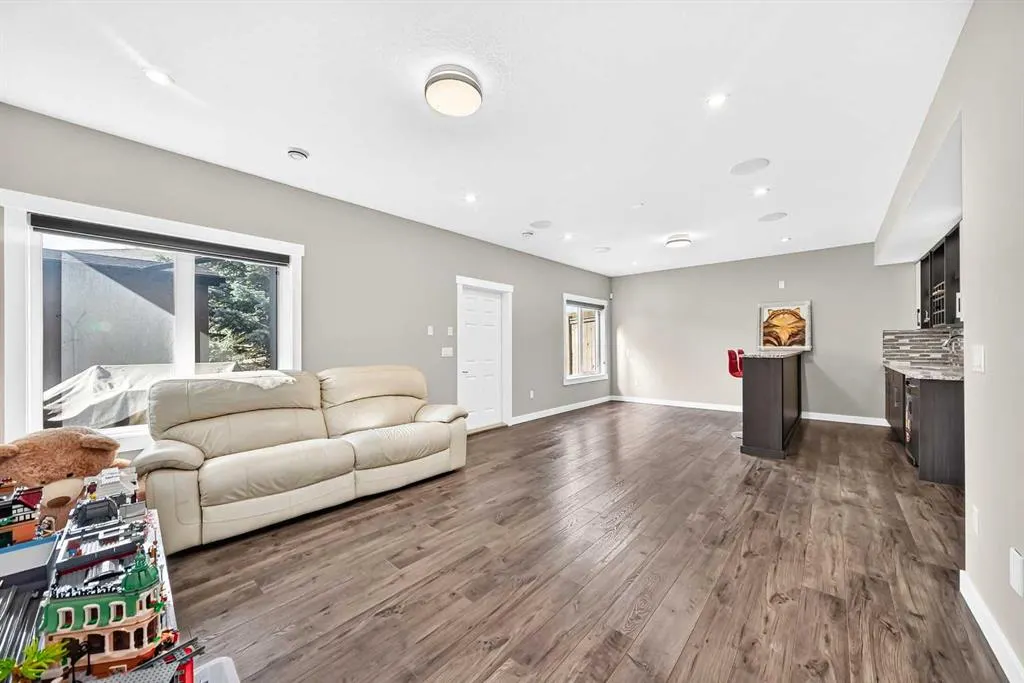 133 Arbour Stone Close NW