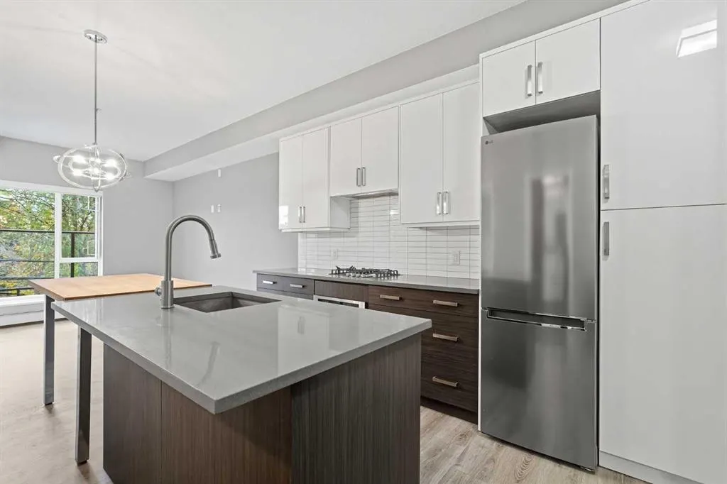 1521 26 Avenue SW #104