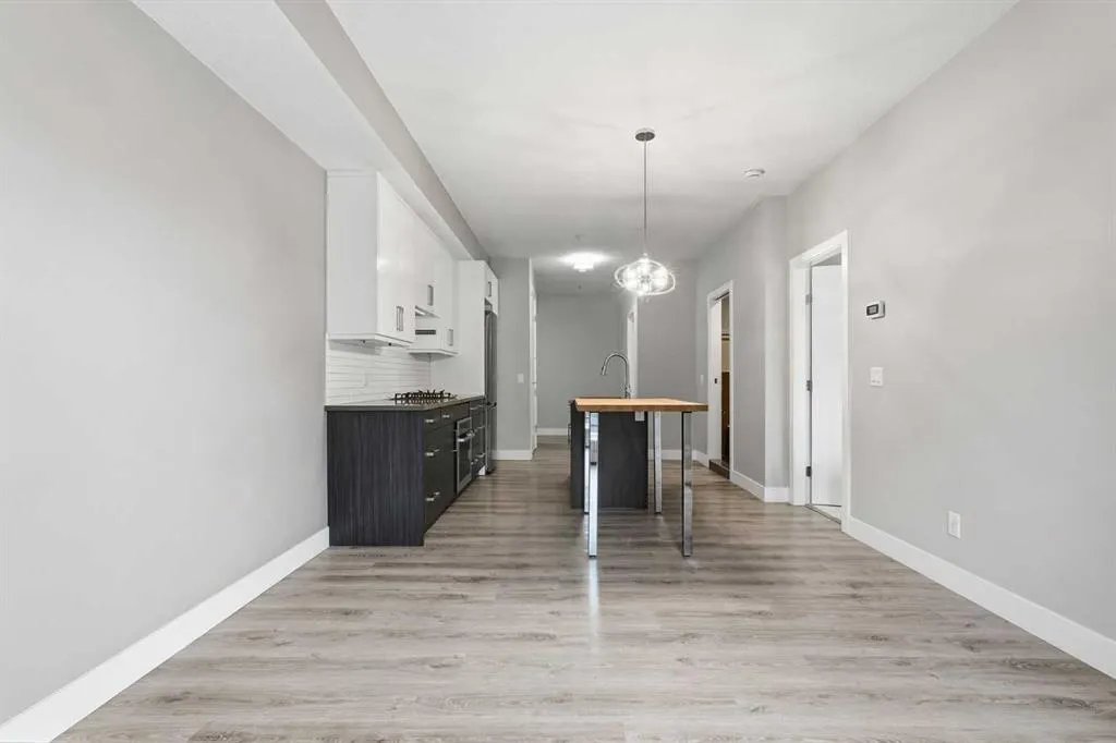 1521 26 Avenue SW #104