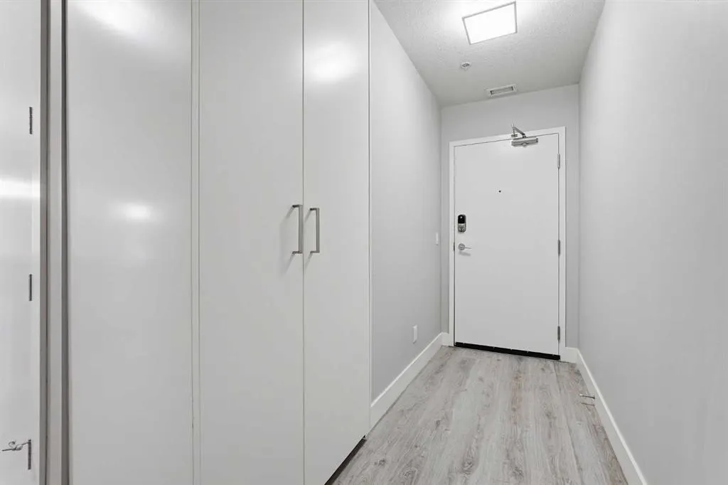 1521 26 Avenue SW #104
