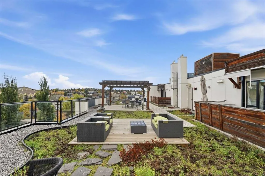1521 26 Avenue SW #104