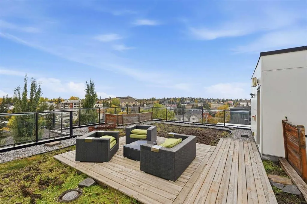 1521 26 Avenue SW #104