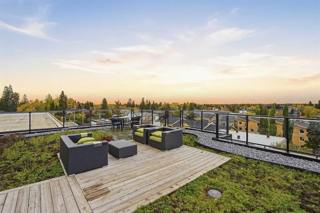 1521 26 Avenue SW #104