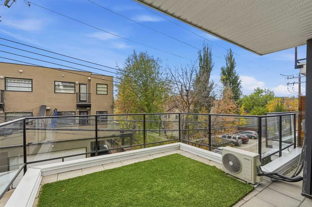 1521 26 Avenue SW #104