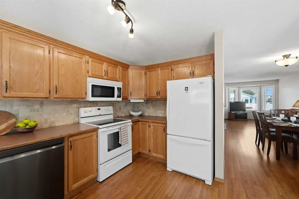 180 Doran Crescent