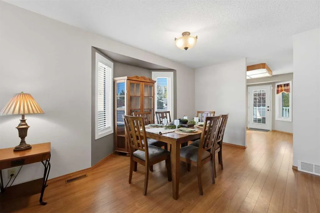180 Doran Crescent
