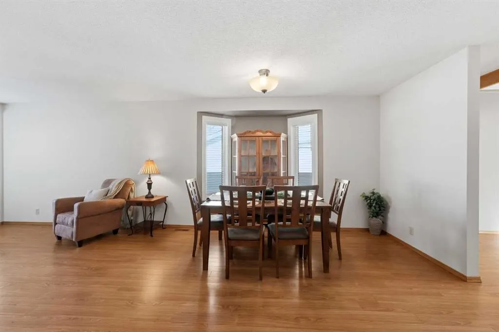 180 Doran Crescent