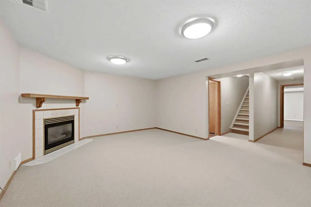 180 Doran Crescent
