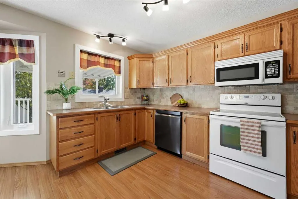 180 Doran Crescent