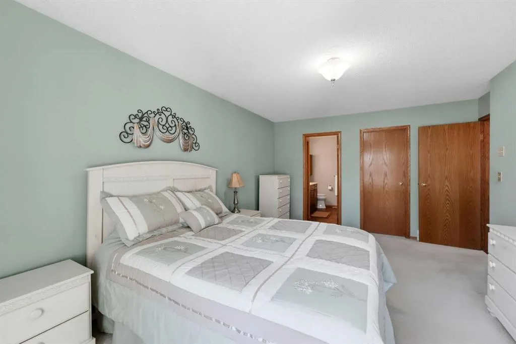 180 Doran Crescent