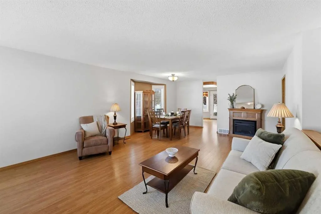 180 Doran Crescent