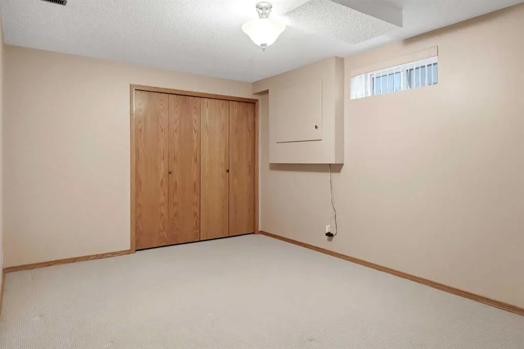 180 Doran Crescent