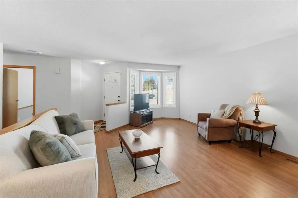 180 Doran Crescent