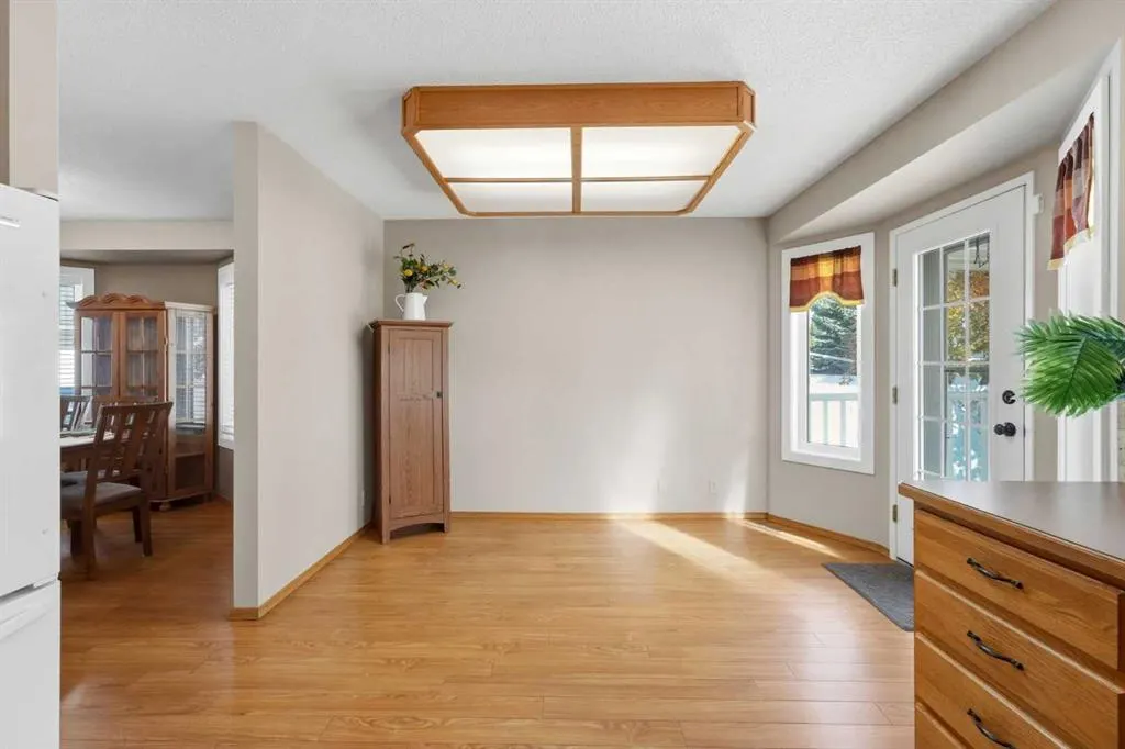 180 Doran Crescent