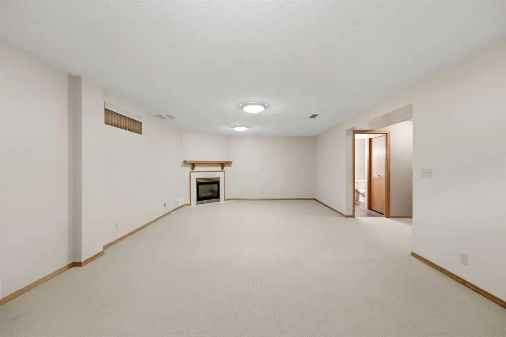 180 Doran Crescent