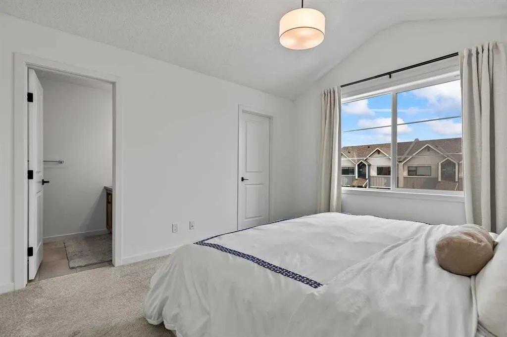 37 Sage Hill Path NW