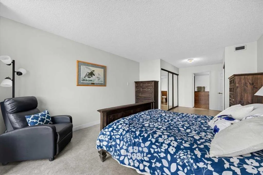 1100 8 Avenue SW #1506