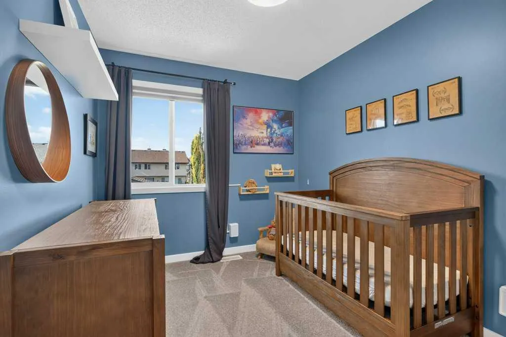 223 Elgin Point SE