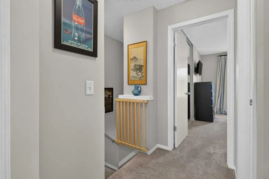 223 Elgin Point SE