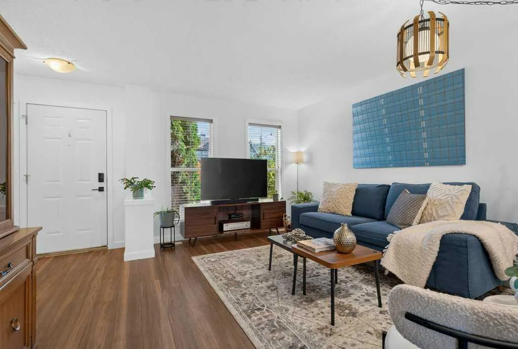 223 Elgin Point SE