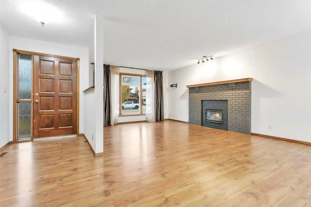54 Rogers Crescent