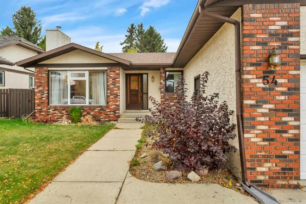 54 Rogers Crescent