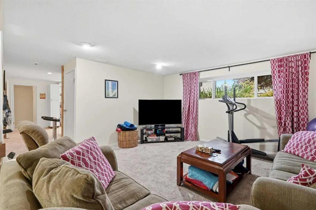 16 Robinson Drive