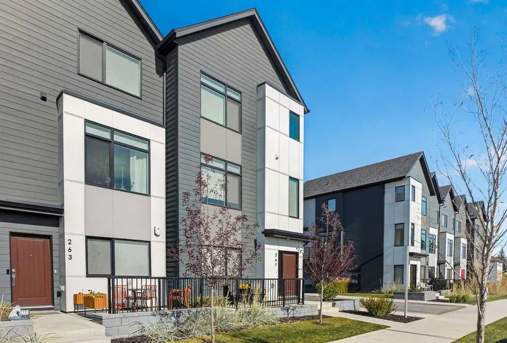 267 Dieppe Drive SW