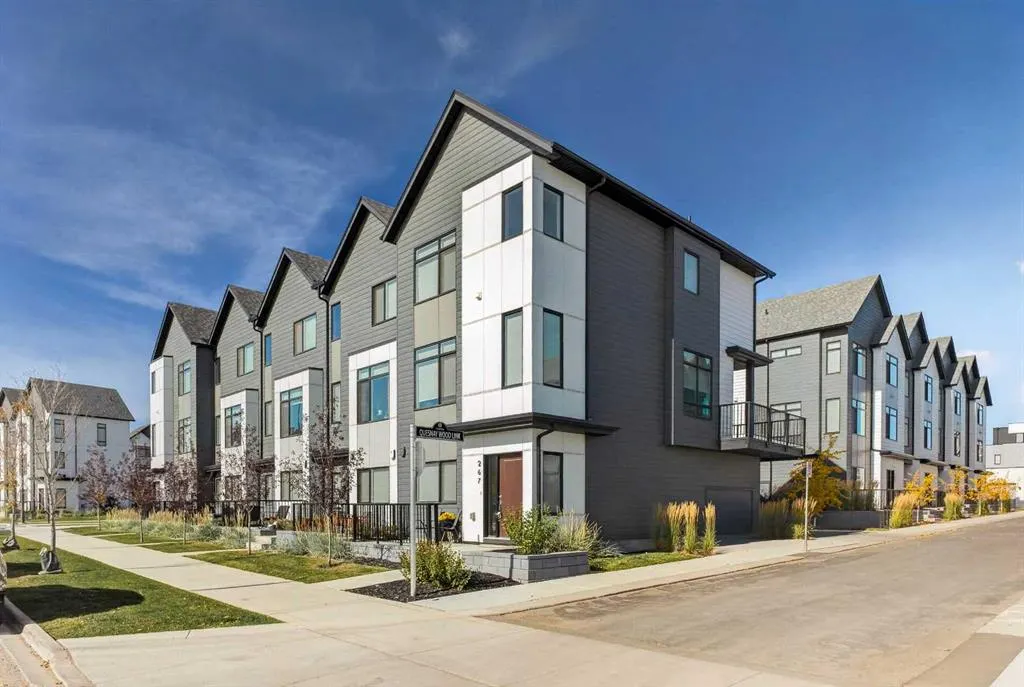 267 Dieppe Drive SW