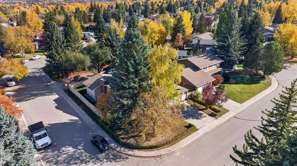 316 Parkland Way SE