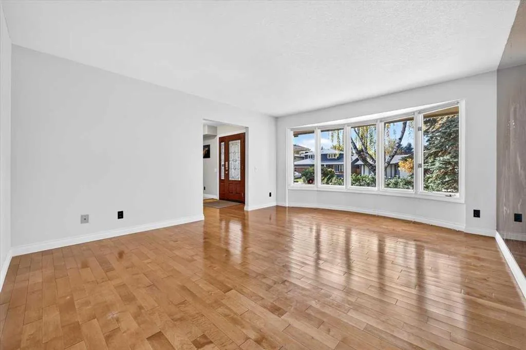 316 Parkland Way SE