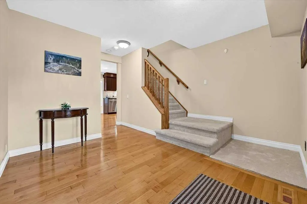 316 Parkland Way SE