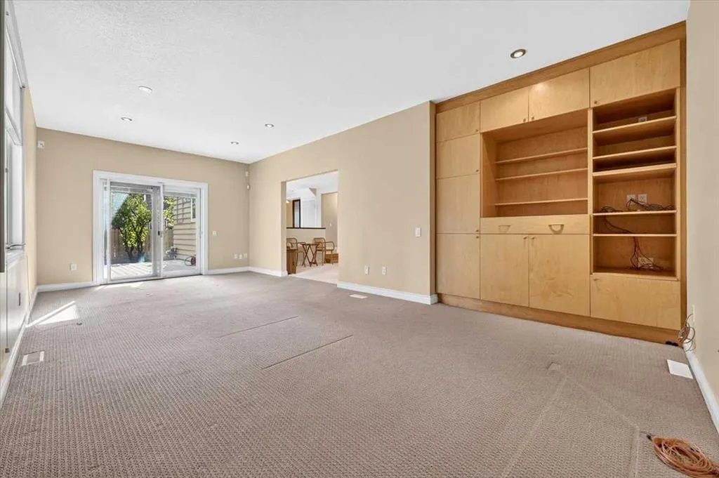 316 Parkland Way SE