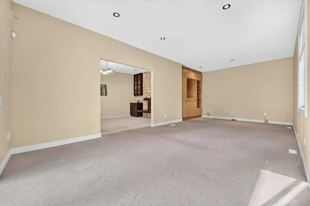 316 Parkland Way SE