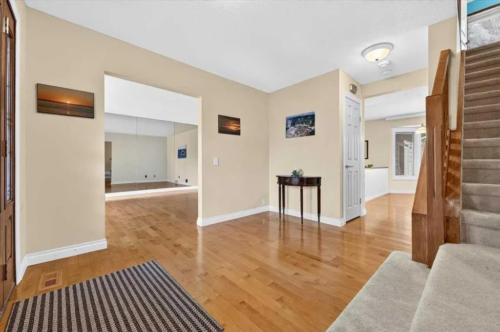 316 Parkland Way SE