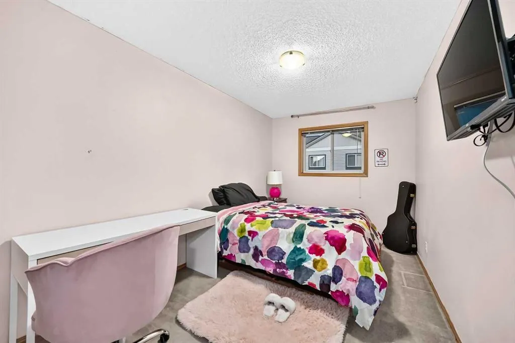 187 Millview Green SW