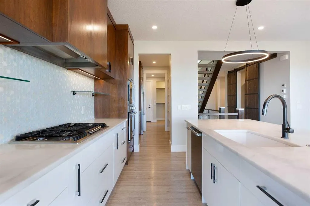 96 Walcrest View SE