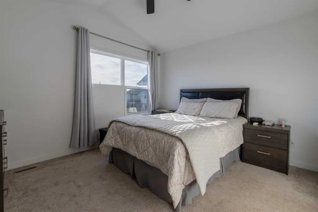 22 Goldenrod Place W