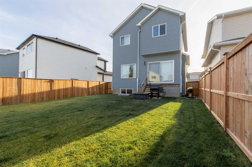 22 Goldenrod Place W