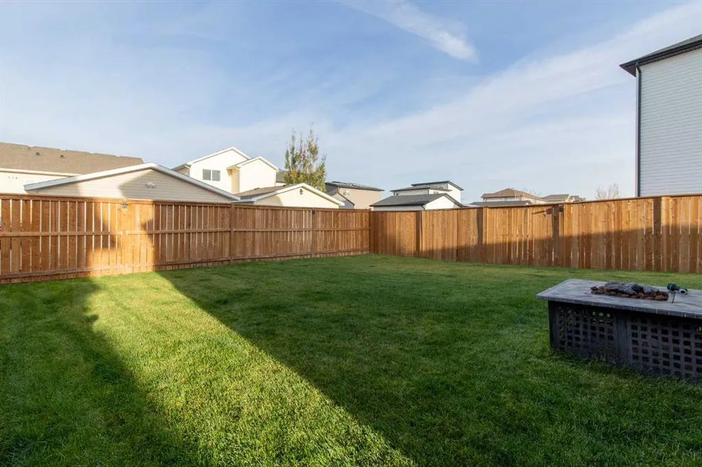 22 Goldenrod Place W