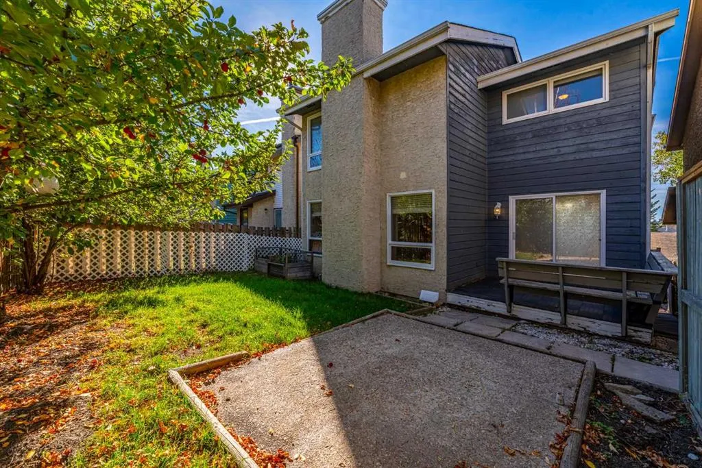 76 Hawkville Place NW