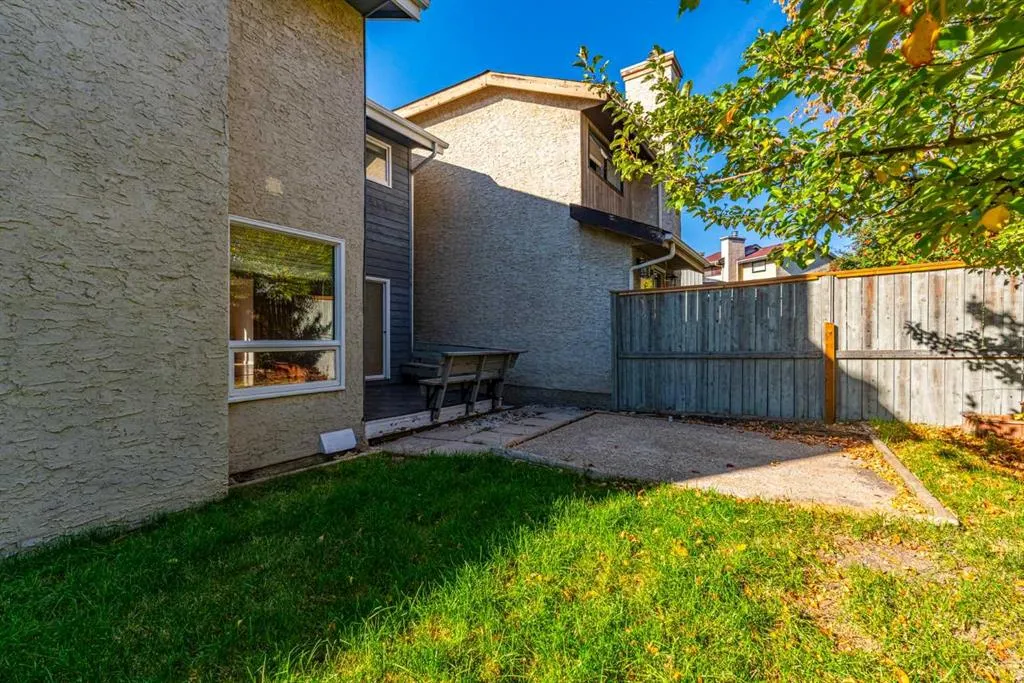 76 Hawkville Place NW