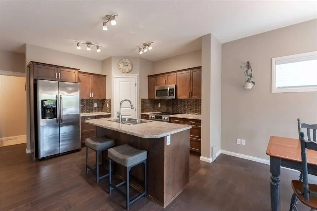 306 Twinriver Road W