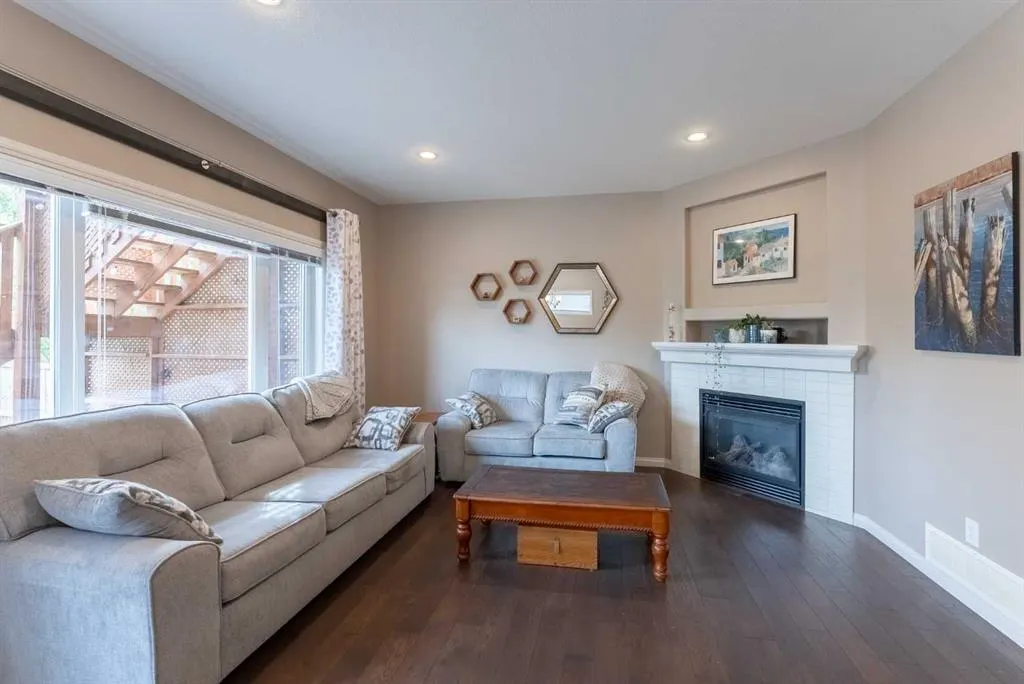 306 Twinriver Road W