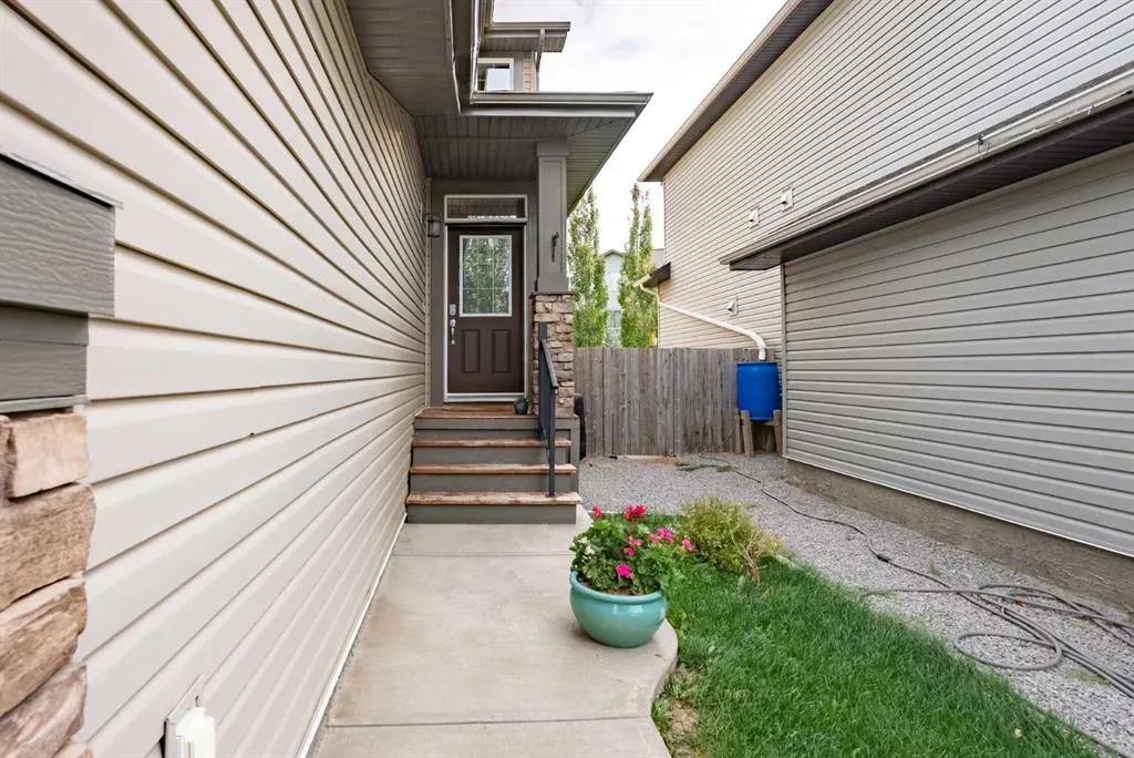 306 Twinriver Road W