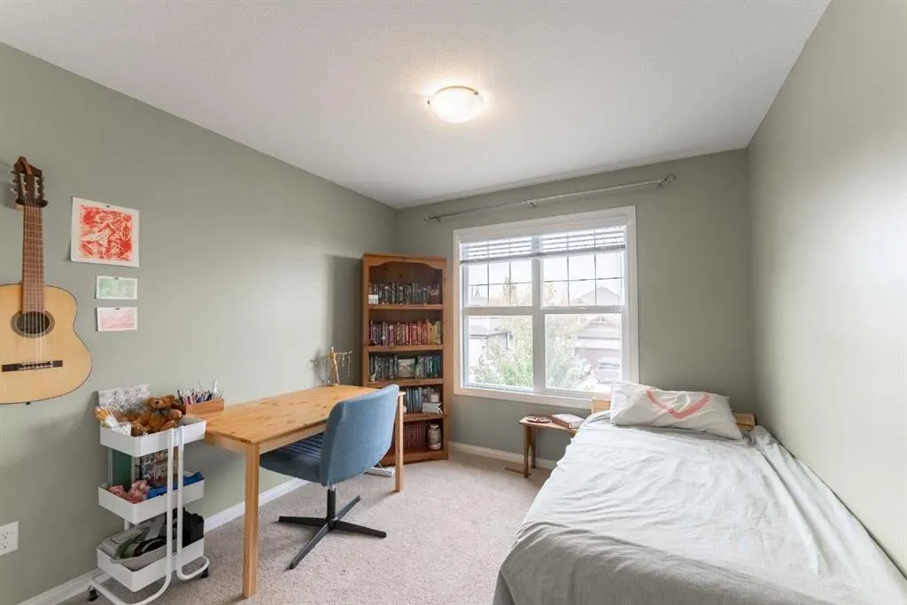 306 Twinriver Road W